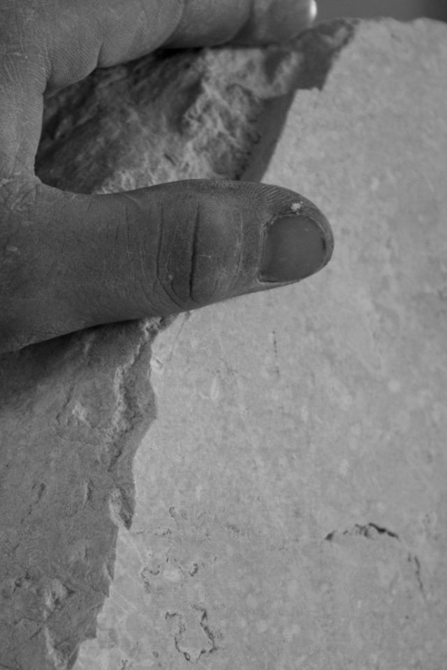 Lavorazione artigianale della pietra a San Lorenzello in provincia di Benevento