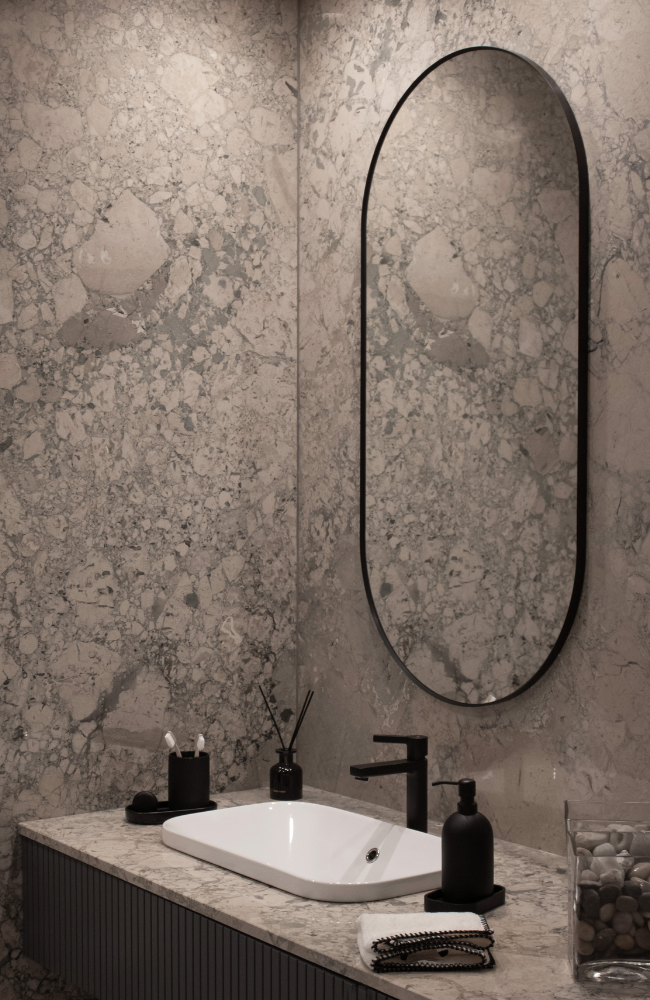 Chi siamo Rivestimento bagno in Breccia di Monte Coppe in provincia di Benevento